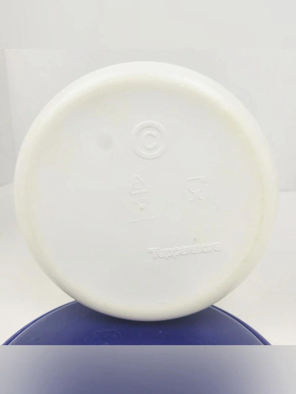 Vtg 90s~Tupperware One Touch Canisters~2416B~2418B~2420D~2422B~White w/Blue Lids